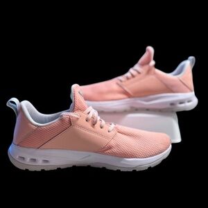 Columbia PFG Women's Crystal Springs Vented Fishing Shoes in peach